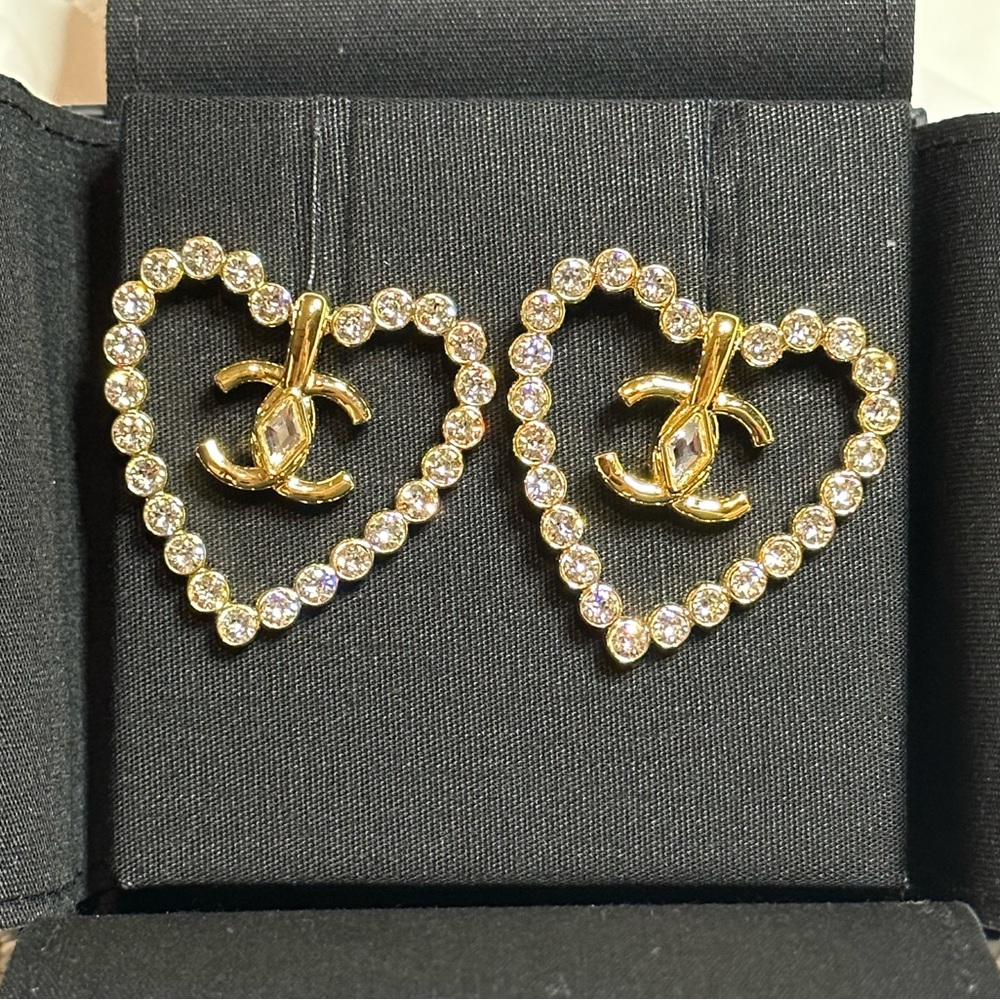 Chanel 2023 heart crystal earrings